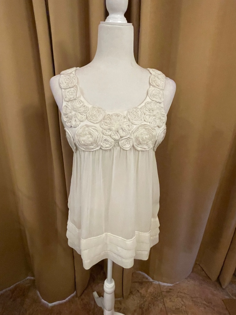 ECI New York Cream Chiffon Empire Waist Floral Applique Rosette Blouse Top  XS